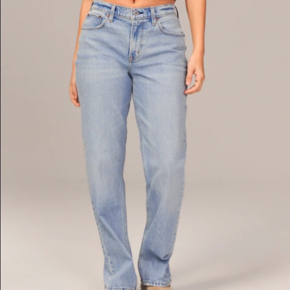 Abercrombie & Fitch Mid Rise Straight Jean